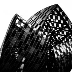 Photo by Serge Kutuzov