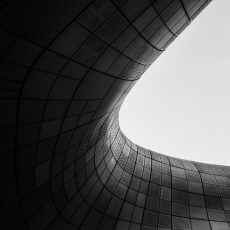 Photo by Tobias van Schneider